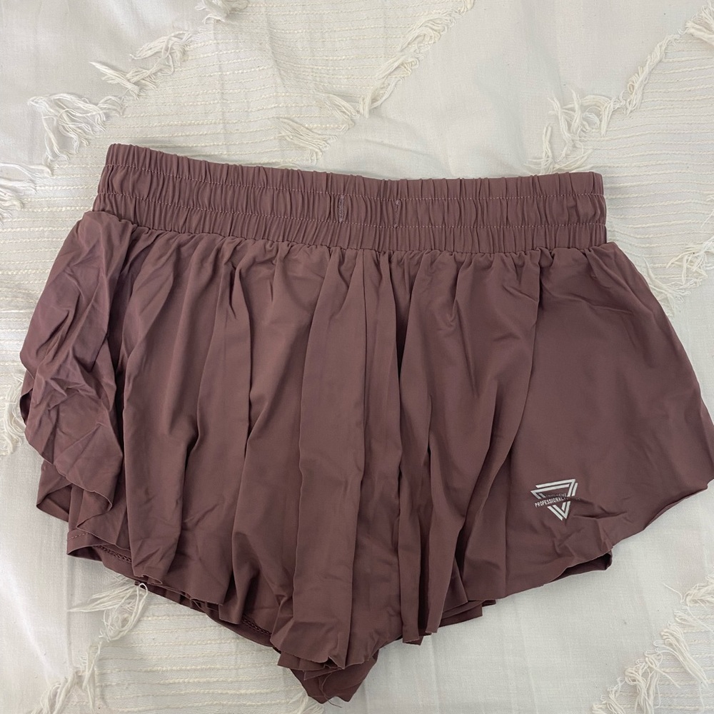 Flowy yoga shorts